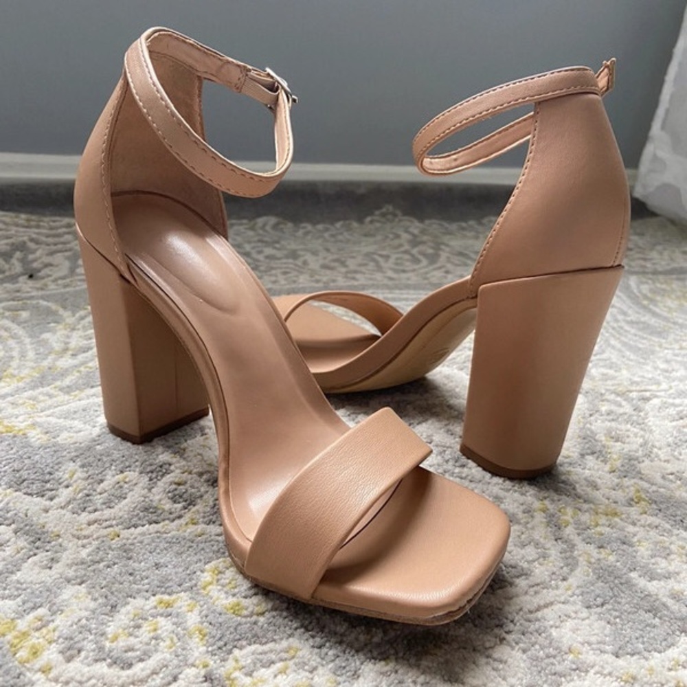 Cream heels size 7